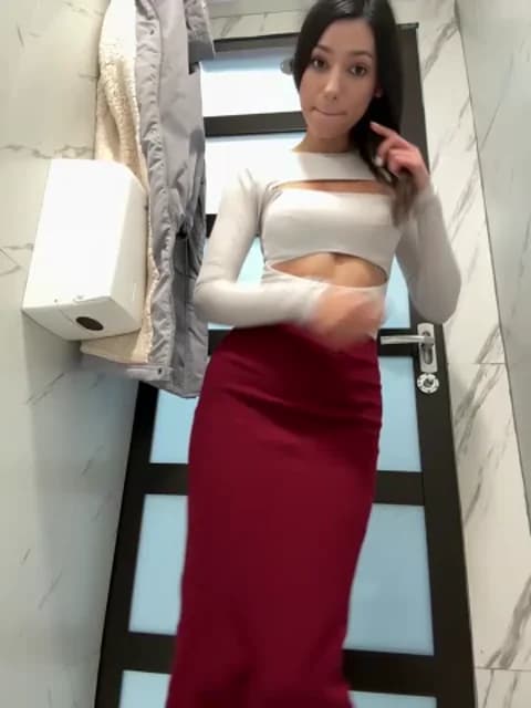 -_MiaQueen_- @ Stripchat • Recorded January 27, 2026 01:04 • 47m