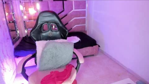 Alice_Roys @ Cam4 • Recorded April 17, 2026 02:54 • 94m