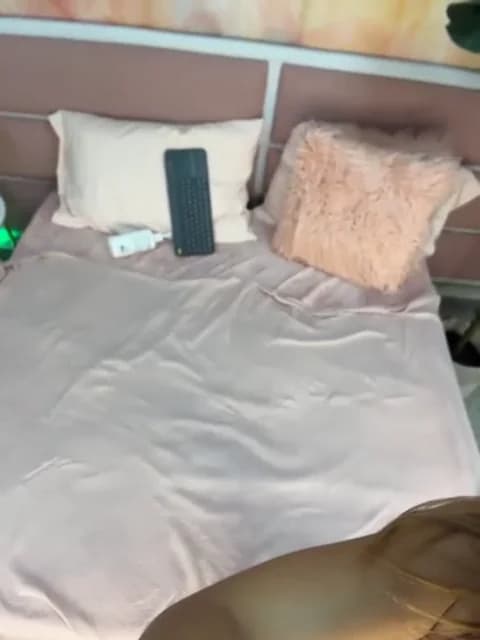 AngelBlushXXX @ Stripchat • Recorded April 15, 2026 01:02 • 32m