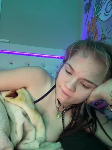 Cutiepiespanks @ Stripchat • Recorded March 6, 2026 06:08 • 35m