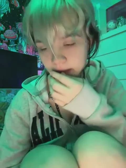 Cutiepiespanks @ Stripchat • Recorded March 26, 2026 08:21 • 37m