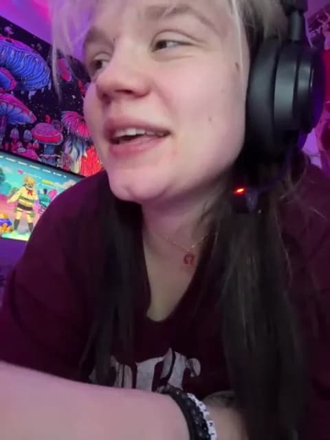 Cutiepiespanks @ Stripchat • Recorded April 29, 2026 05:49 • 74m