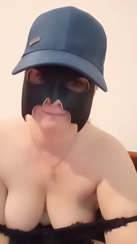 Elina94 @ Cam4 • Recorded January 12, 2026 10:30 • 73m