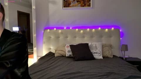 Eliza77 @ Stripchat • Recorded January 14, 2026 05:33 • 38m