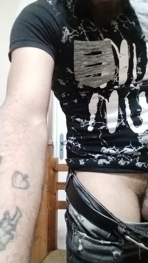 Emanusletiano @ Cam4 • Recorded January 14, 2026 03:16 • 90m