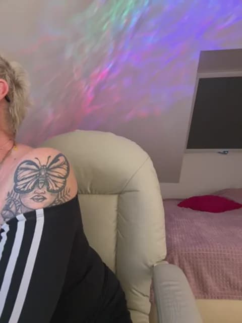 German_Milf @ Stripchat • Recorded April 7, 2026 14:55 • 32m
