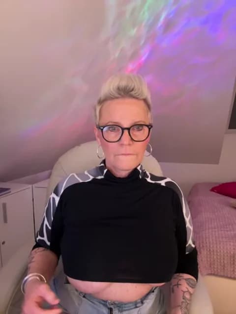 German_Milf @ Stripchat • Recorded April 14, 2026 14:35 • 86m