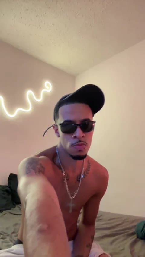 Hick_pietro @ Cam4 • Recorded January 14, 2026 12:29 • 33m