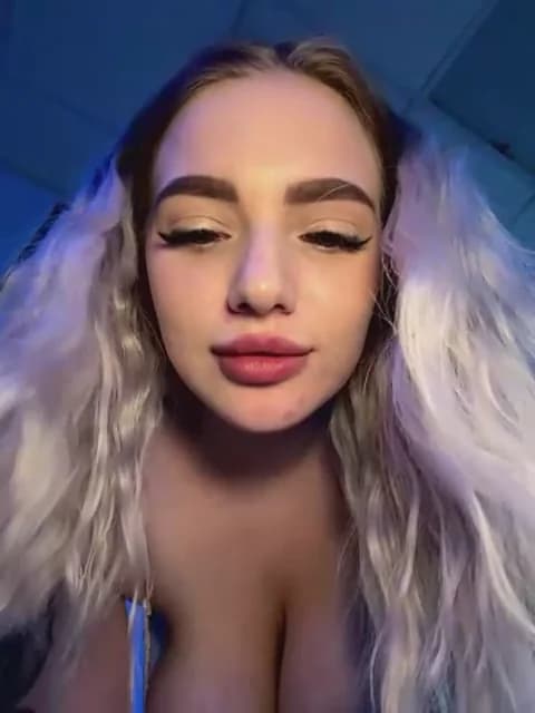 HugeBoobsAlice @ Stripchat • Recorded January 11, 2026 10:08 • 31m