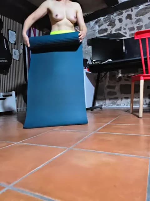 Lina_lou4 @ Stripchat • Recorded January 17, 2026 19:30 • 34m