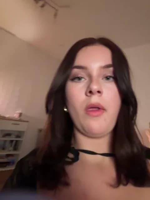 MaribelRiver @ Stripchat • Recorded May 15, 2026 22:18 • 43m