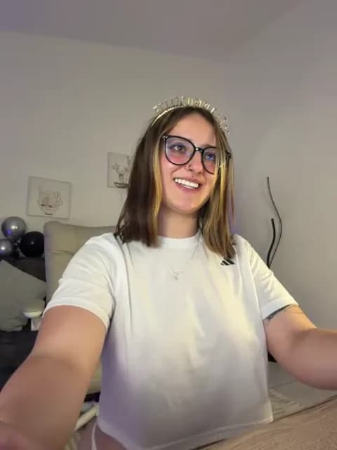 Megan_lu2 @ Stripchat • Recorded March 18, 2026 05:30 • 32m