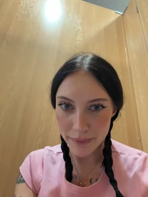 Melissa_crazy @ Stripchat • Recorded April 9, 2026 23:33 • 34m