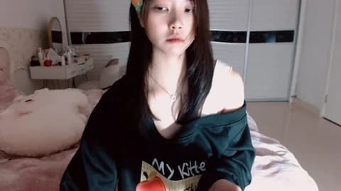 Miu1_girl @ Stripchat • Recorded March 17, 2026 03:52 • 101m