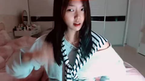 Miu1_girl @ Stripchat • Recorded March 29, 2026 03:31 • 32m