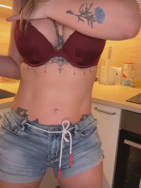 NymphoSwede @ Stripchat • Recorded April 7, 2026 17:04 • 38m