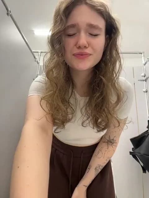 RussianWoman @ Stripchat • Recorded April 18, 2026 04:04 • 34m