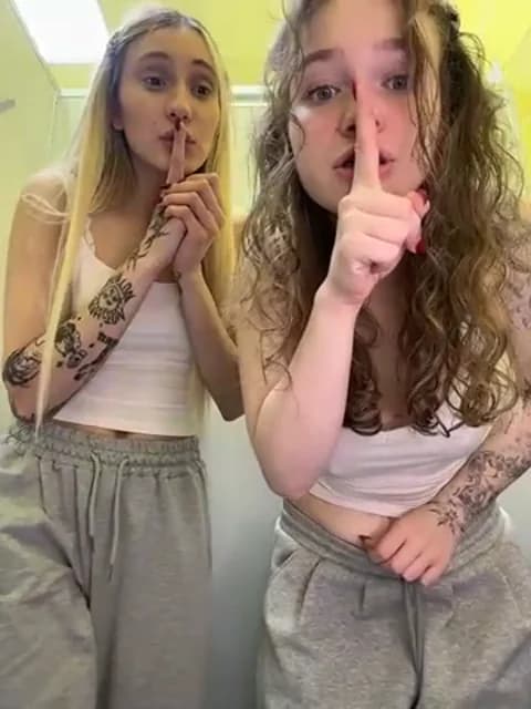 RussianWoman @ Stripchat • Recorded April 28, 2026 05:08 • 35m