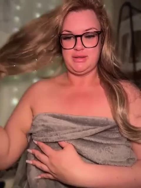 Scottish_Milf_Bella_xo @ Stripchat • Recorded April 14, 2026 02:37 • 55m