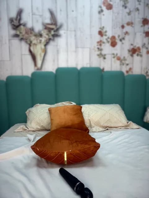 TeaseDollXXX @ Stripchat • Recorded April 2, 2026 01:58 • 32m