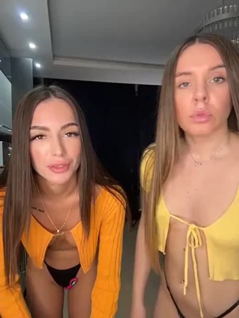 _Monic_ @ Stripchat • Recorded April 19, 2026 19:32 • 56m