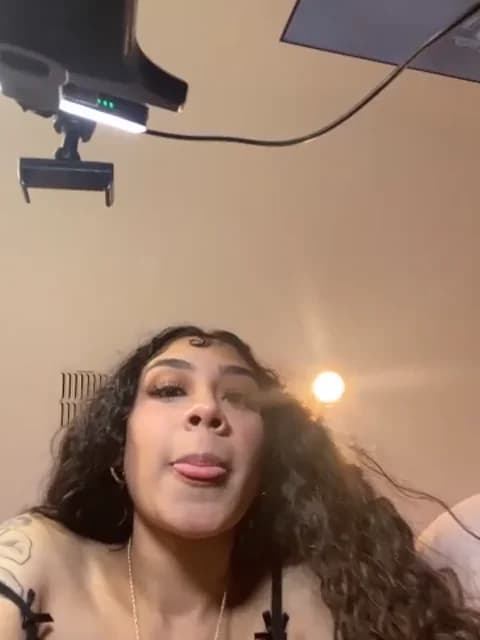badbaby187 @ Stripchat • Recorded May 4, 2026 18:38 • 33m