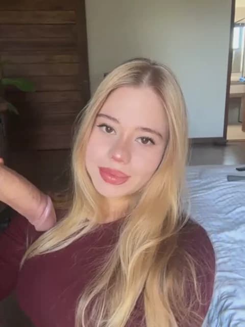 curchez_ @ Stripchat • Recorded May 10, 2026 21:25 • 42m