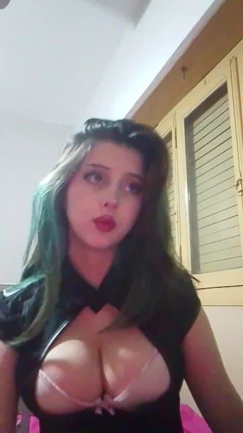 elqueentraeslut @ Cam4 • Recorded April 6, 2026 04:40 • 42m