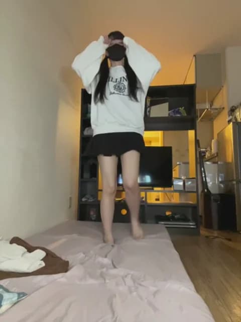 irohani_usagi @ Stripchat • Recorded March 7, 2026 23:41 • 57m