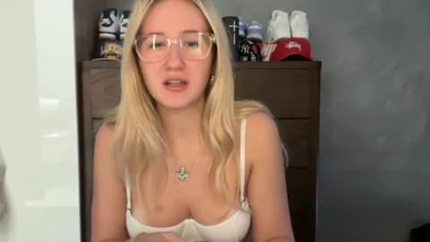 itssosierra @ Stripchat • Recorded May 5, 2026 03:28 • 34m