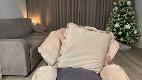 julia_rle @ Chaturbate • Recorded January 12, 2026 20:52 • 59m