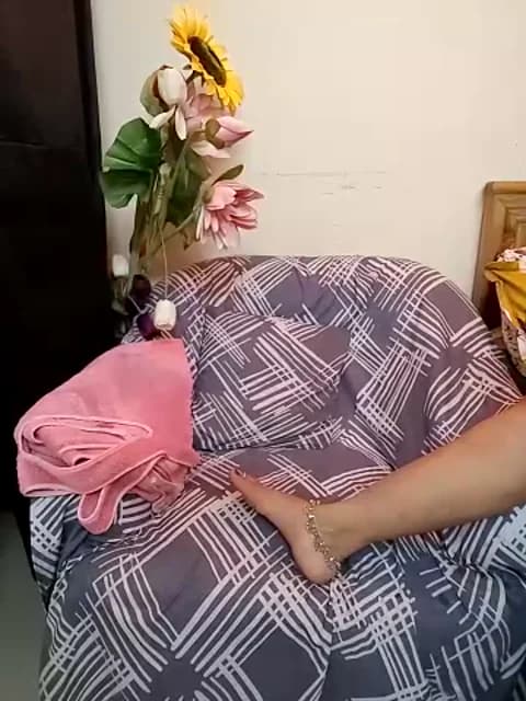 kaamuk_shweta @ Stripchat • Recorded March 19, 2026 09:52 • 37m