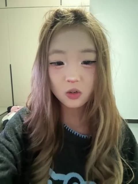 lelebaybay888 @ Stripchat • Recorded March 19, 2026 20:24 • 31m