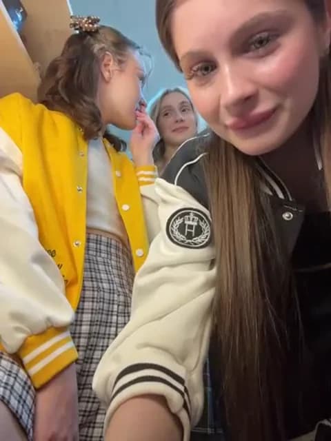 mmelicious @ Stripchat • Recorded January 14, 2026 07:56 • 36m