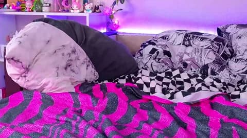 night_angell @ Chaturbate • Recorded February 18, 2026 13:57 • 120m