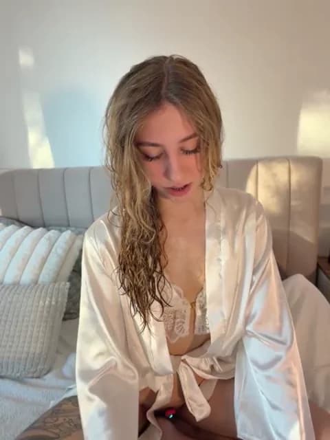 romyxxs @ Stripchat • Recorded April 14, 2026 18:03 • 43m